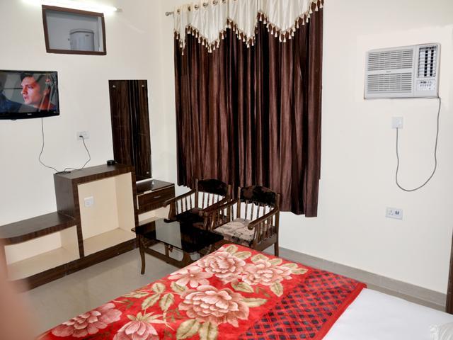 Hotel Devi Mahal Katra  Bagian luar foto