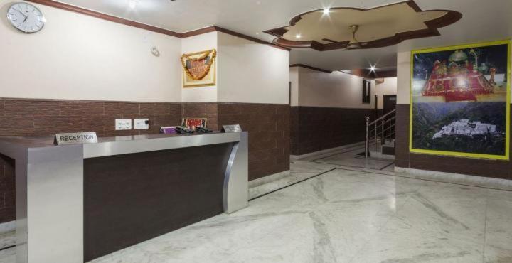 Hotel Devi Mahal Katra  Bagian luar foto