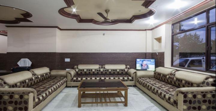 Hotel Devi Mahal Katra  Bagian luar foto